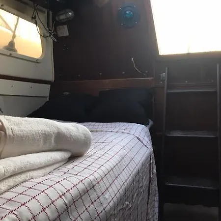 Port Forum Boat - Glamping Experience * Barcelona