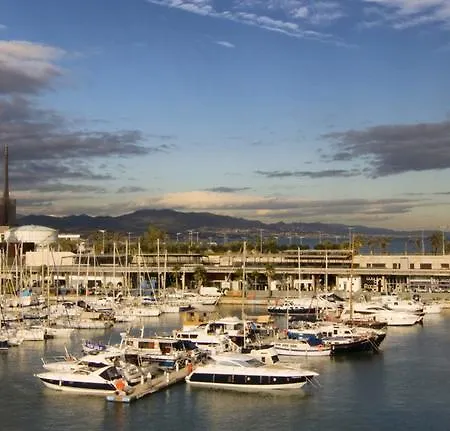 Port Forum Boat - Glamping Experience Botel Barcelona
